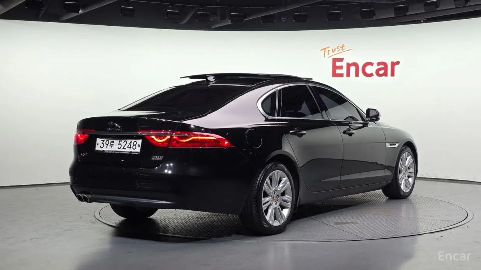 Jaguar xf