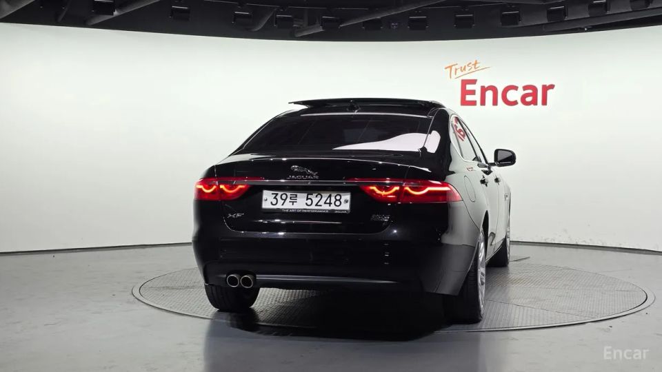 Jaguar xf