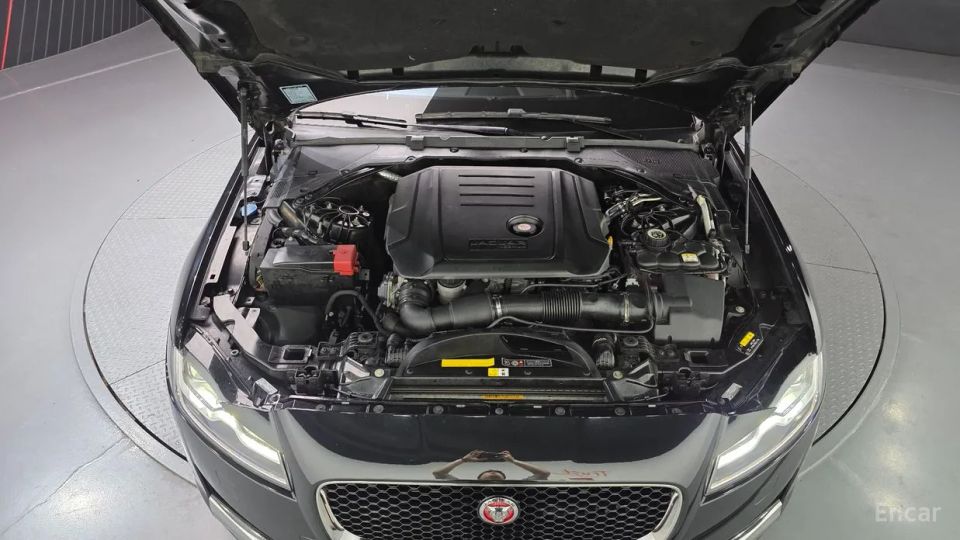 Jaguar xf