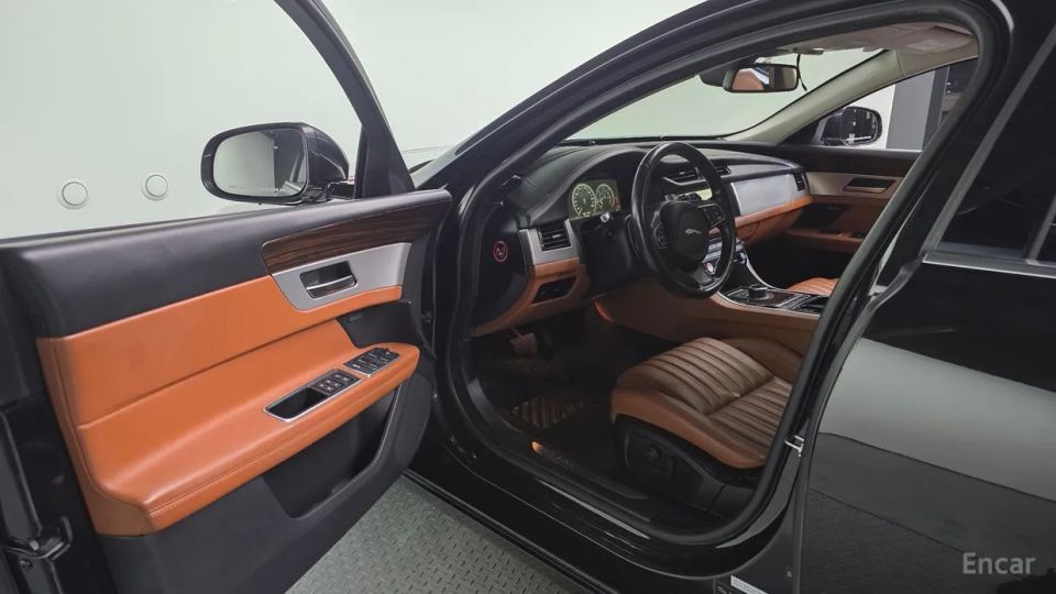 Jaguar xf