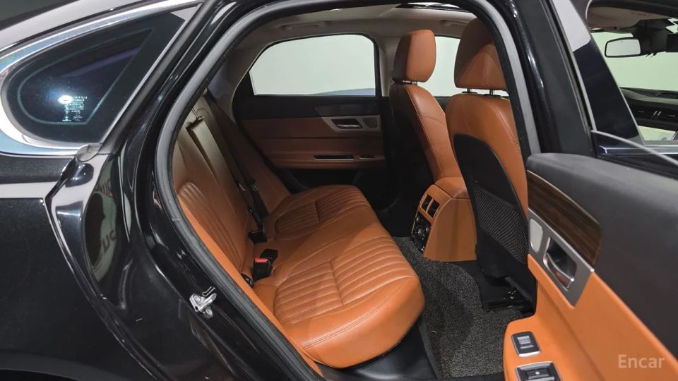 Jaguar xf