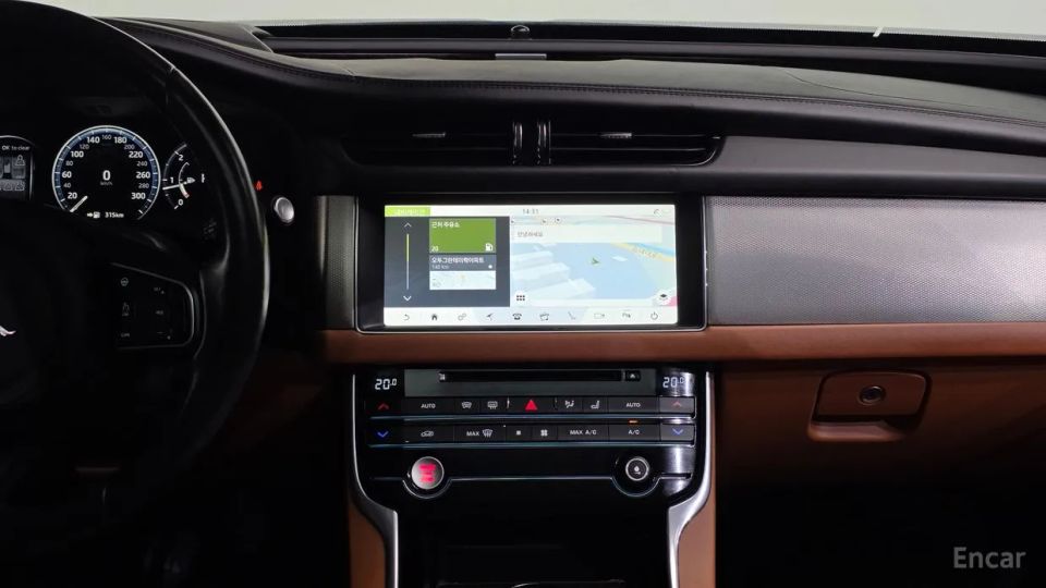 Jaguar xf