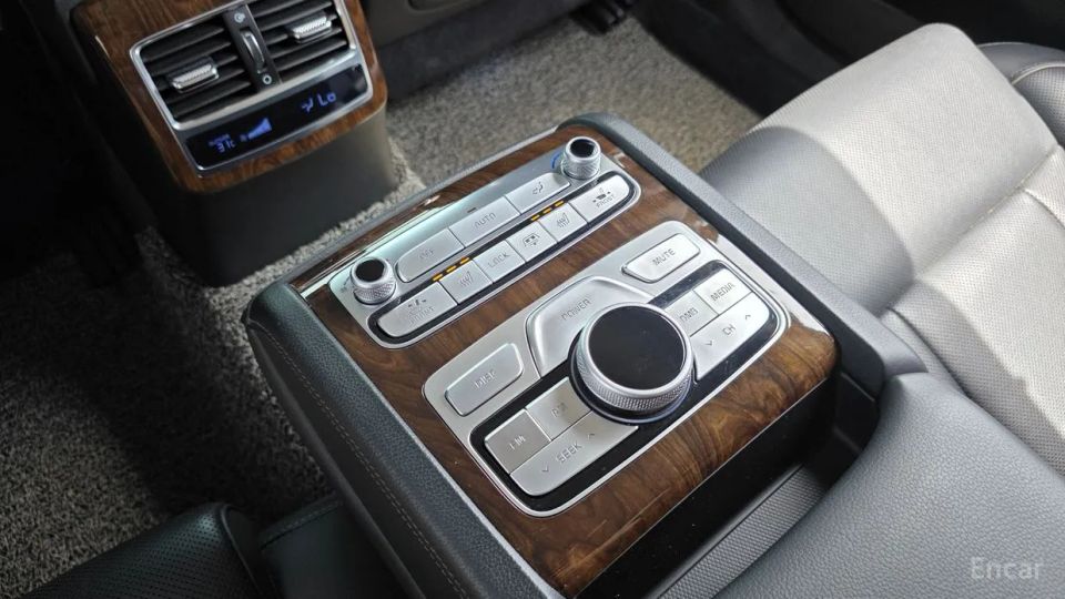 Kia K9