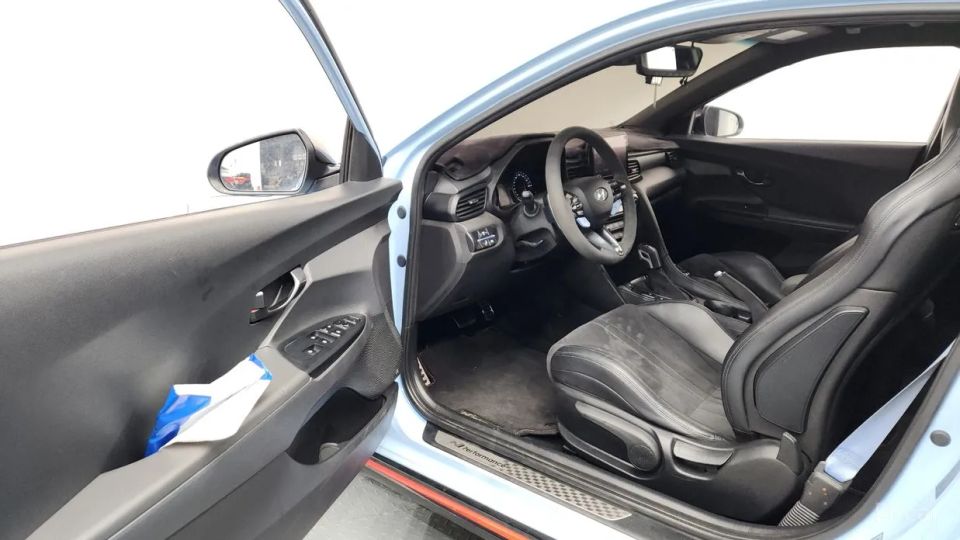 Hyundai Veloster