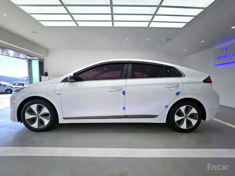 Hyundai Ioniq