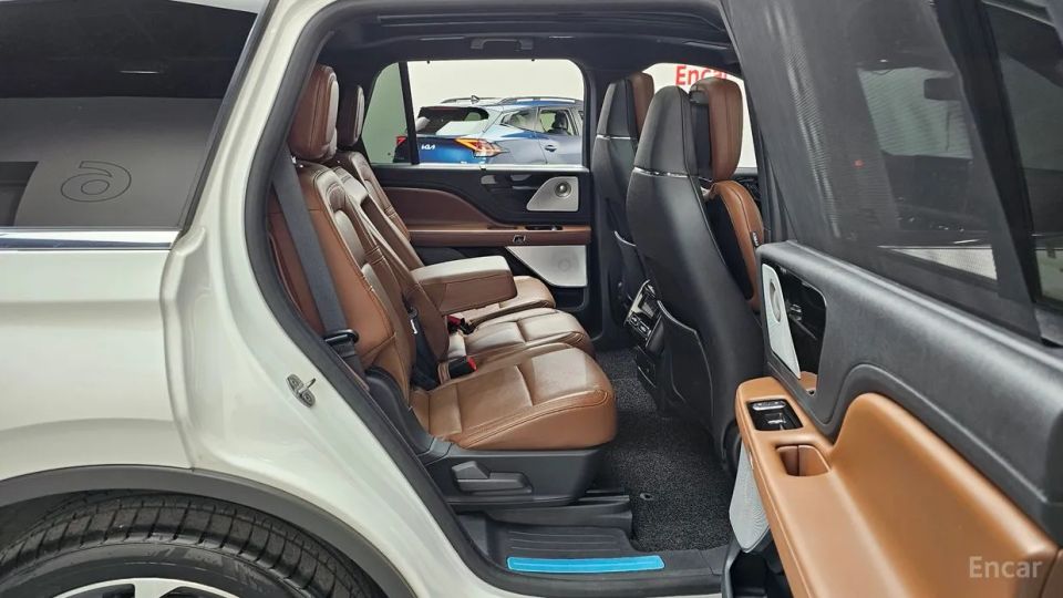 Lincoln Aviator