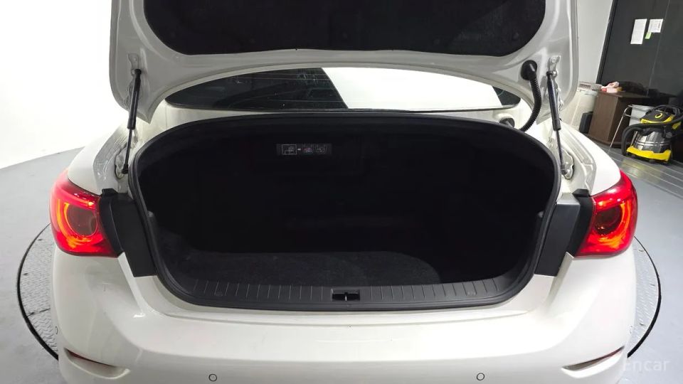 Infiniti Q50