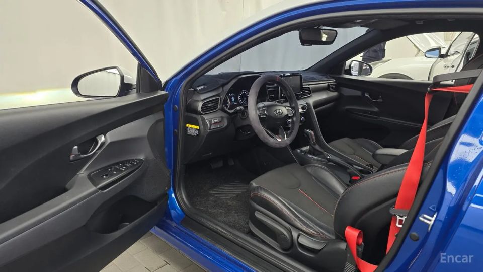 Hyundai Veloster