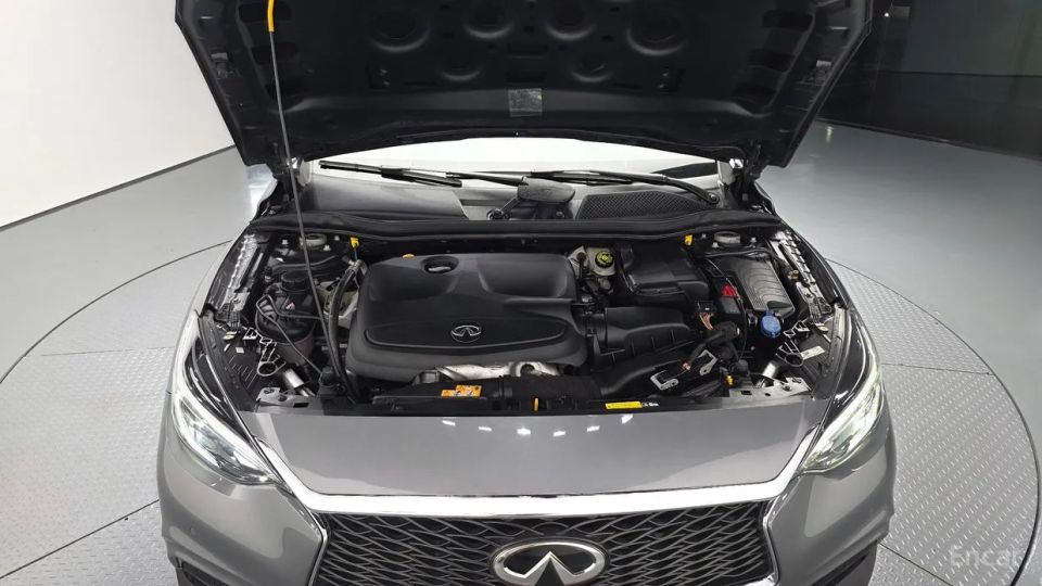 Infiniti QX30
