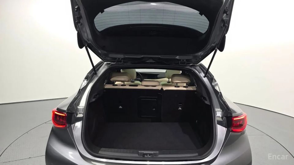 Infiniti QX30