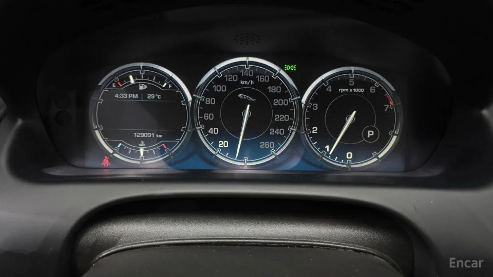 Jaguar XJ