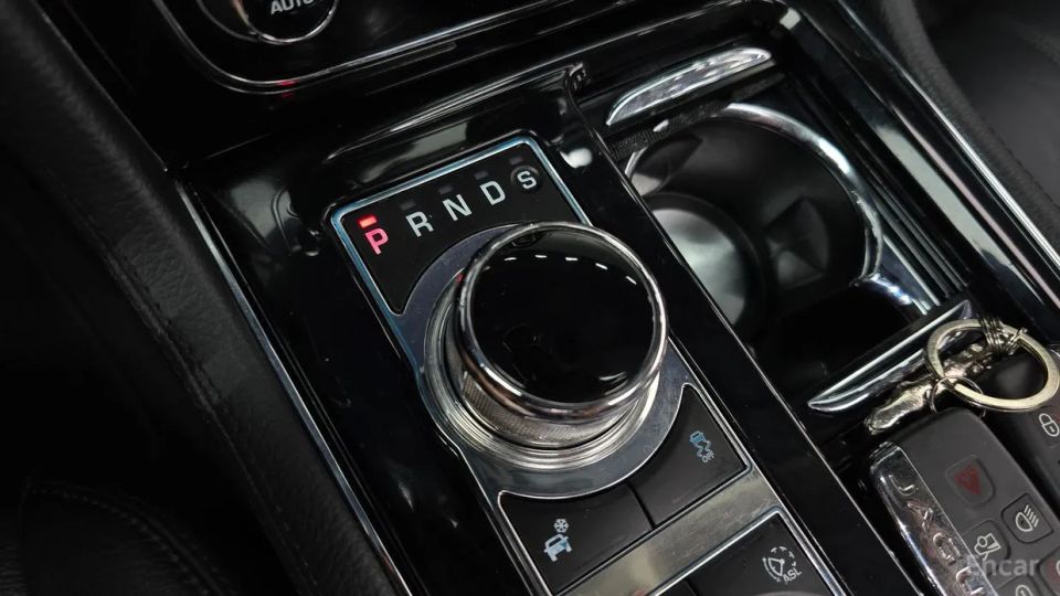 Jaguar XJ