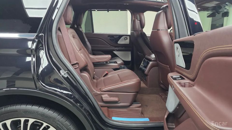 Lincoln Aviator