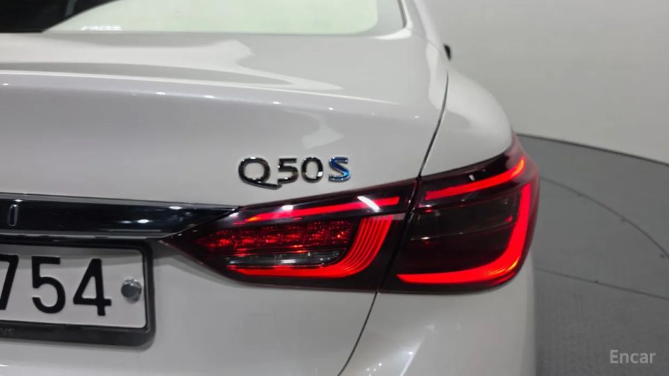 Infiniti Q50