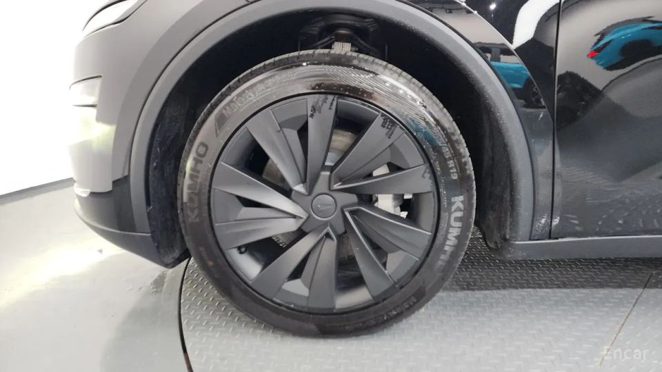 Tesla model-y