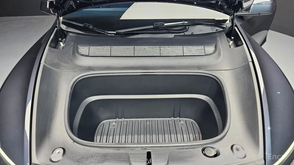 Tesla model-y