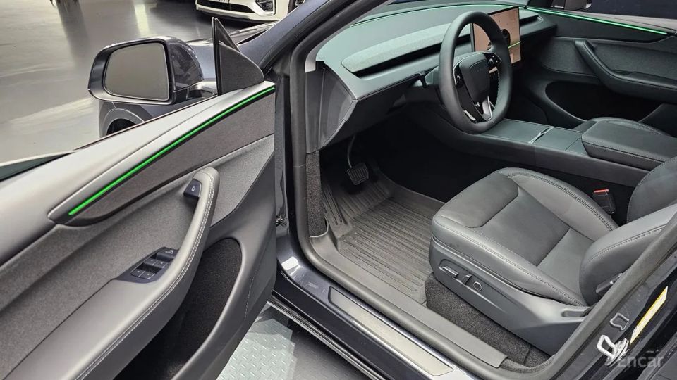 Tesla model-y