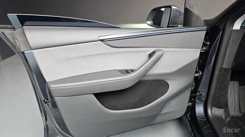Tesla model-y