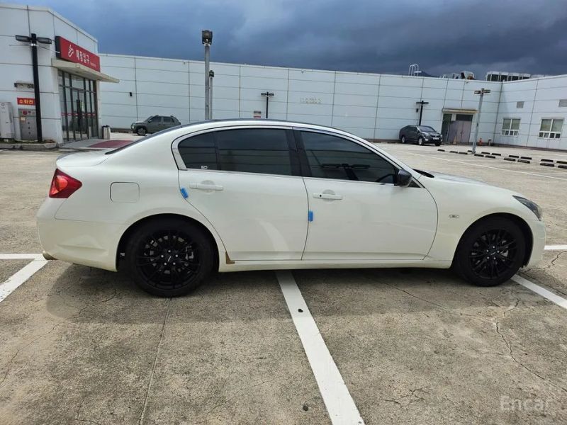 Infiniti G