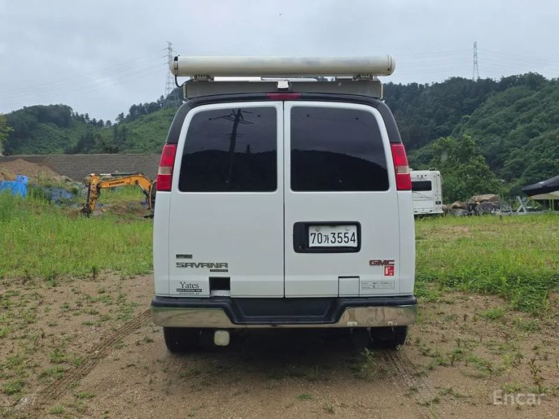 GMC Savana