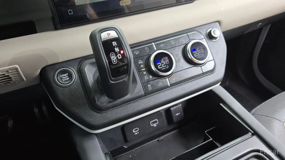 Land Rover Defender