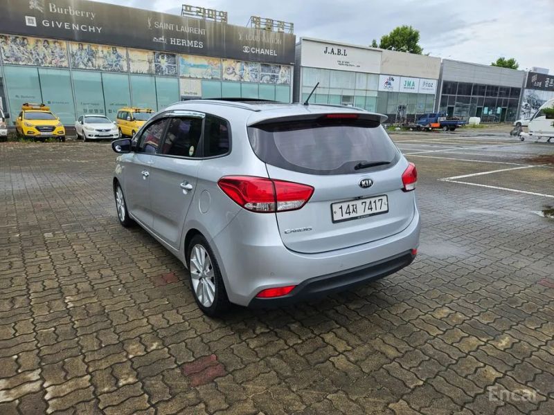 Kia Carens