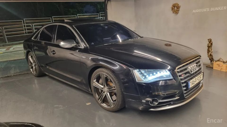 Audi S8