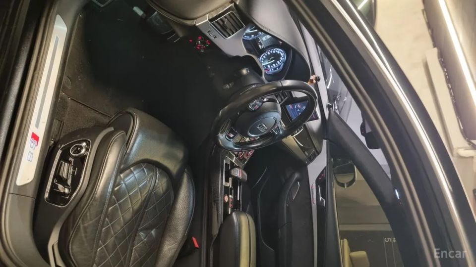Audi S8
