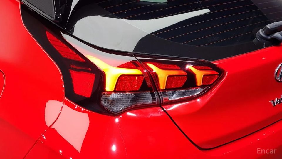 Hyundai Veloster