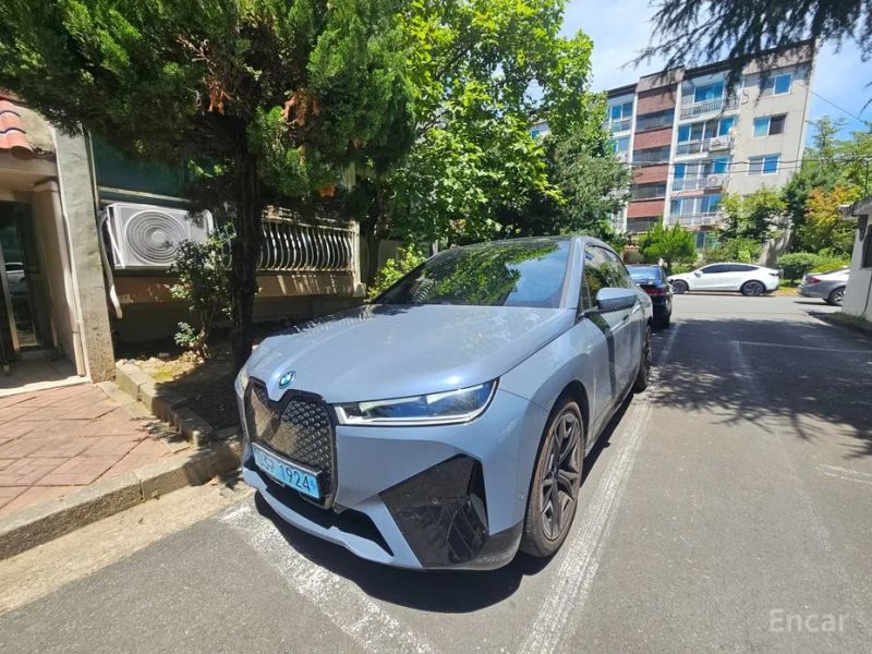 BMW ix
