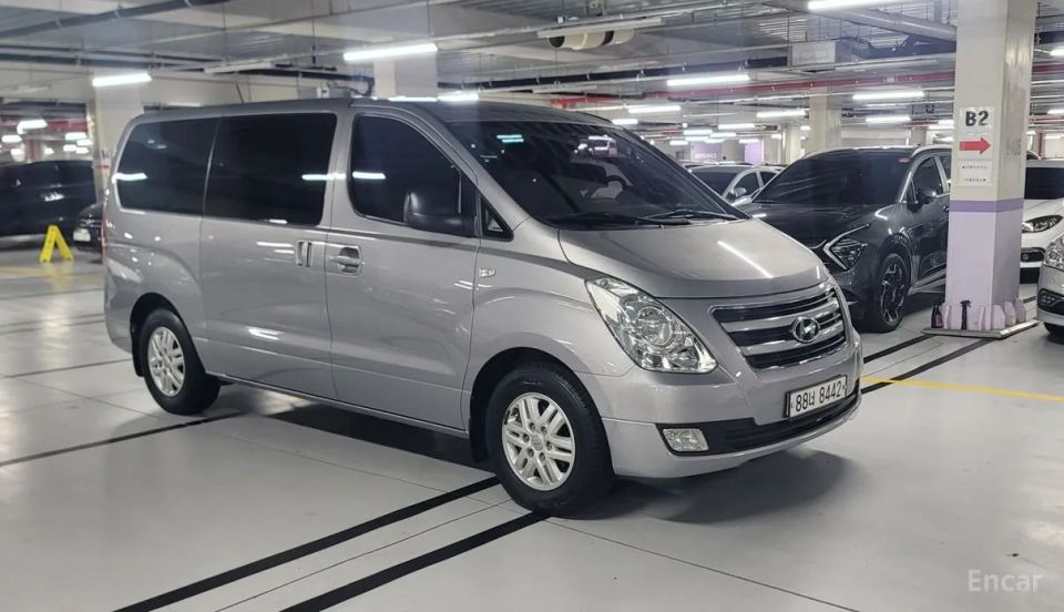 Hyundai Starex