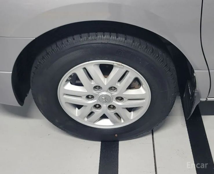Hyundai Starex