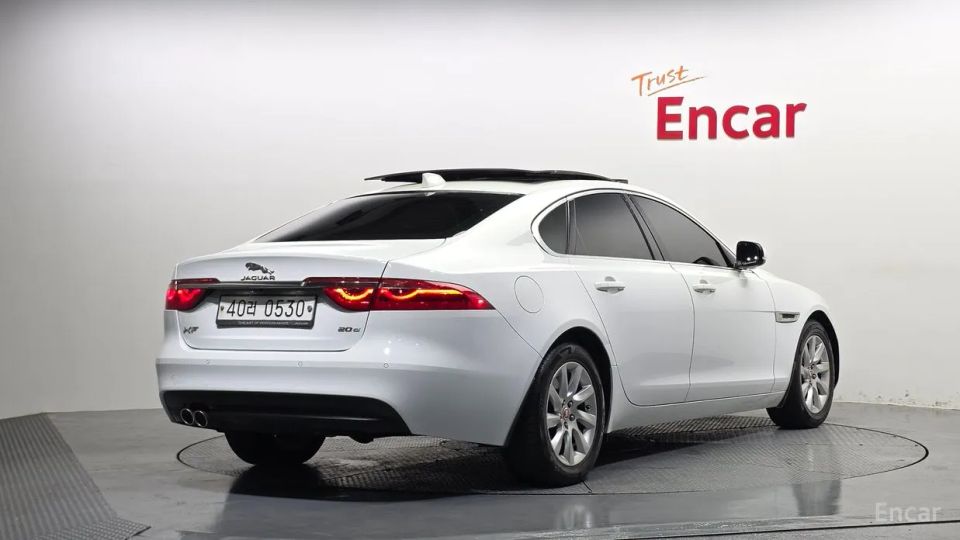 Jaguar xf