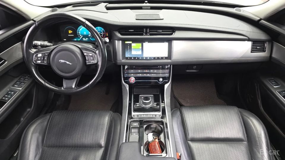 Jaguar xf