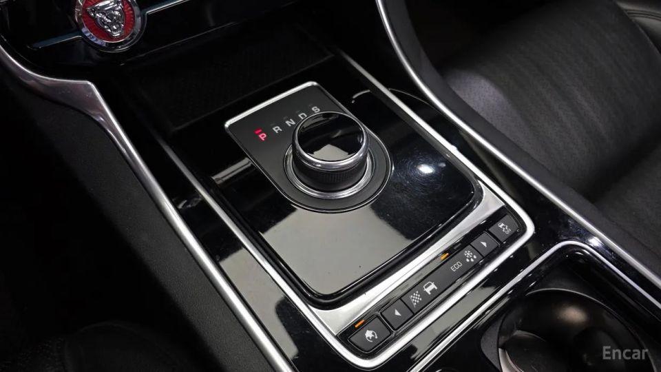 Jaguar xf