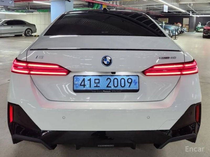 BMW i5
