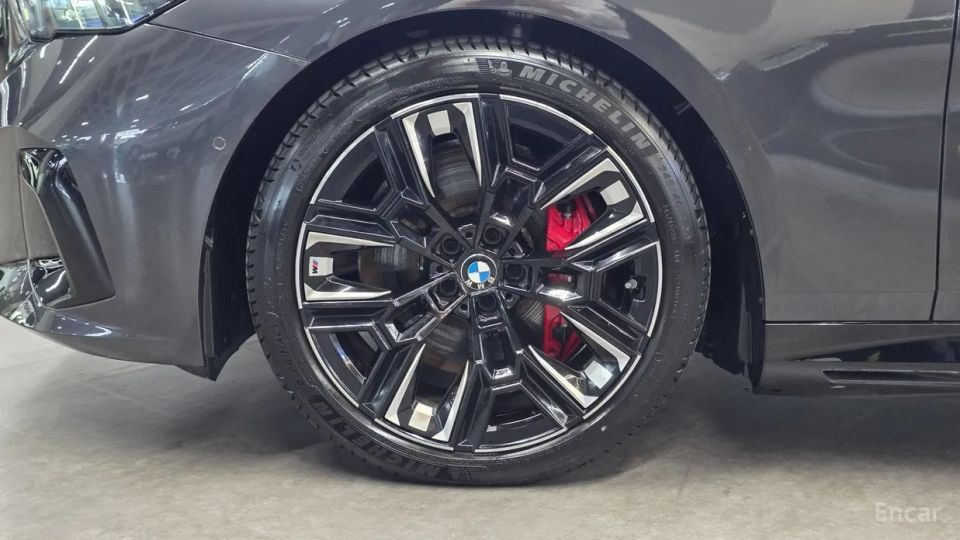 BMW i5