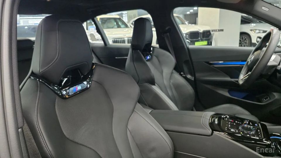 BMW i5