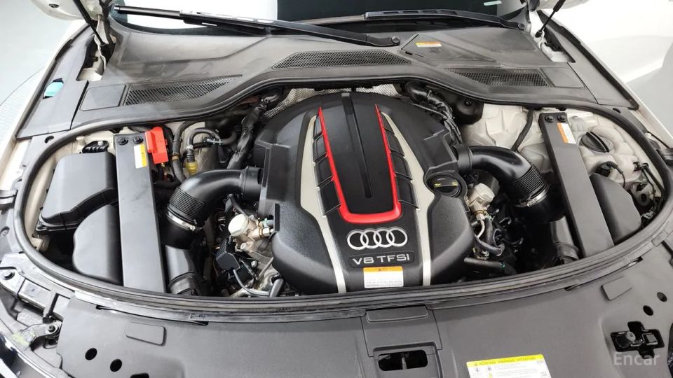 Audi S8