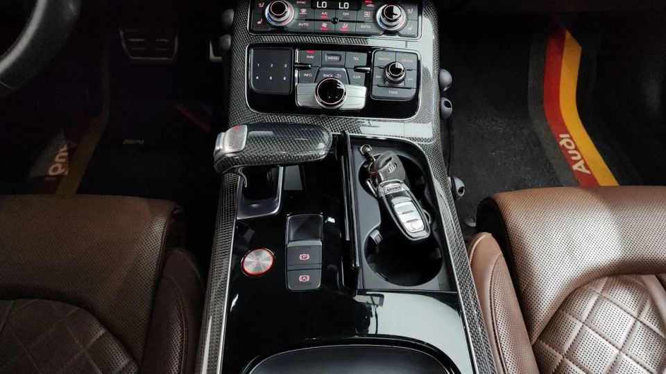 Audi S8