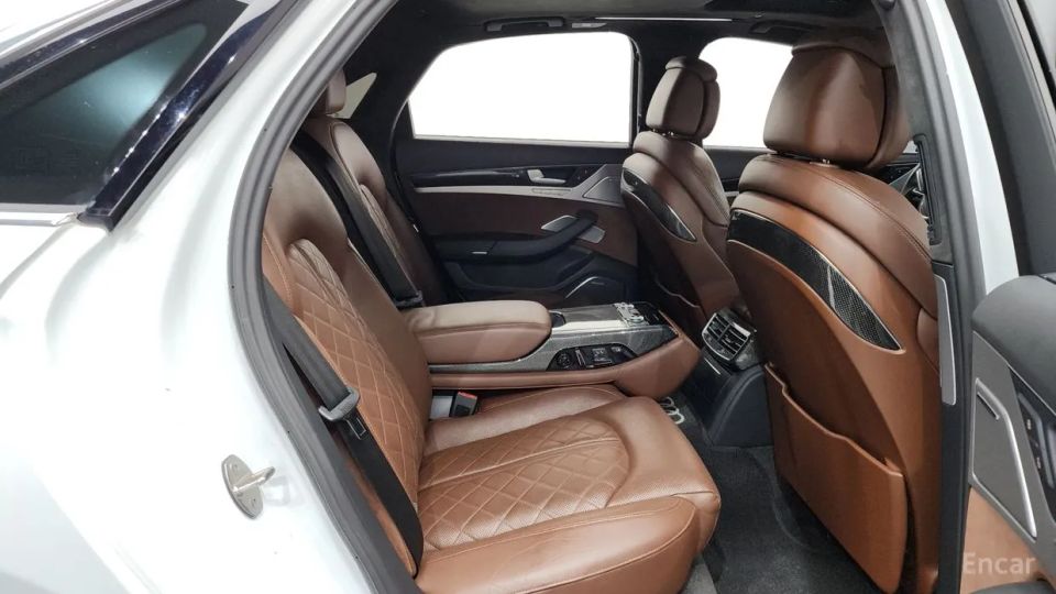 Audi S8