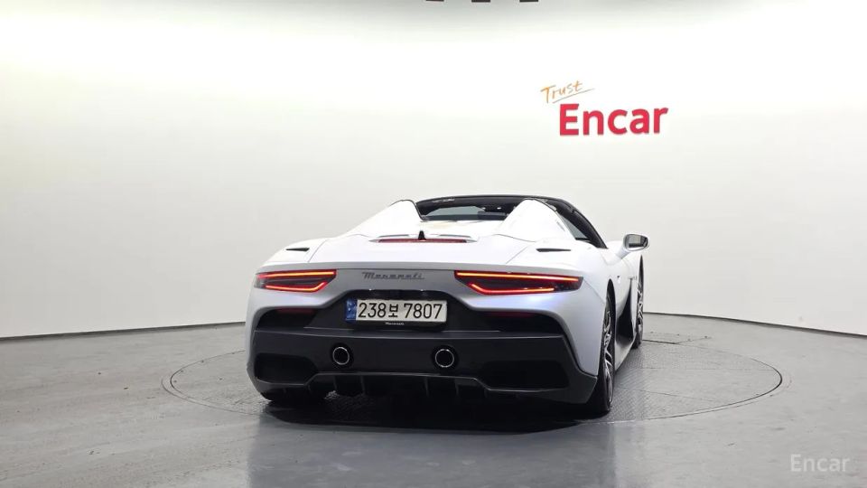 Maserati MC20