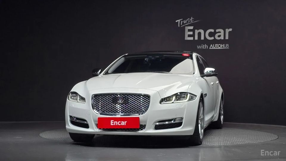 Jaguar XJ