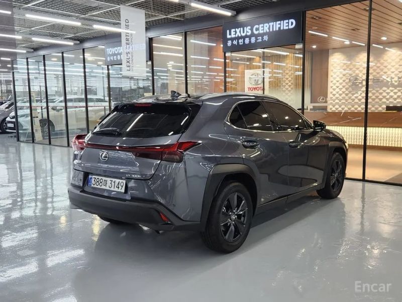 Lexus UX
