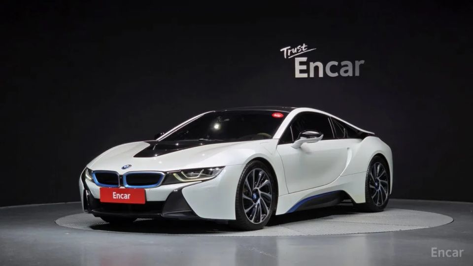 BMW I8