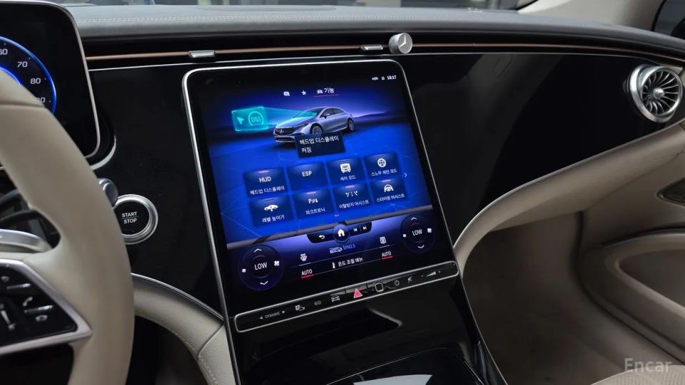 Mercedes-Benz EQS
