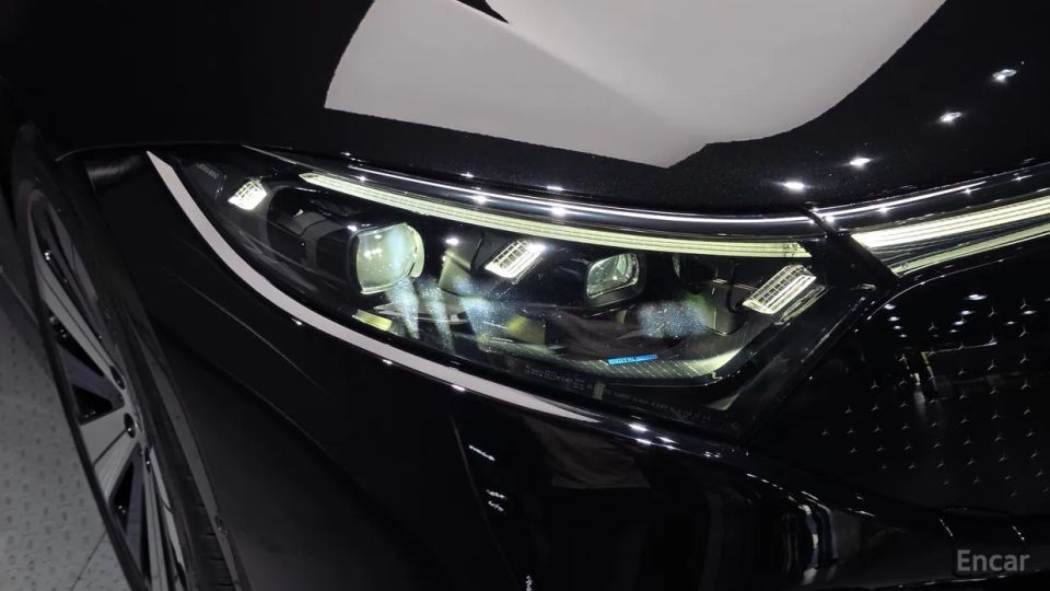 Mercedes-Benz EQS