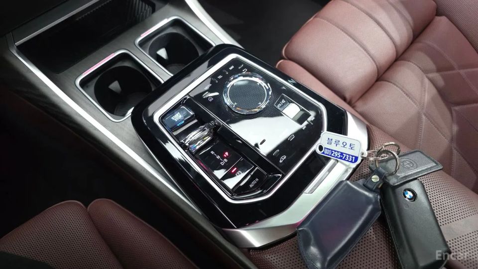 BMW i7