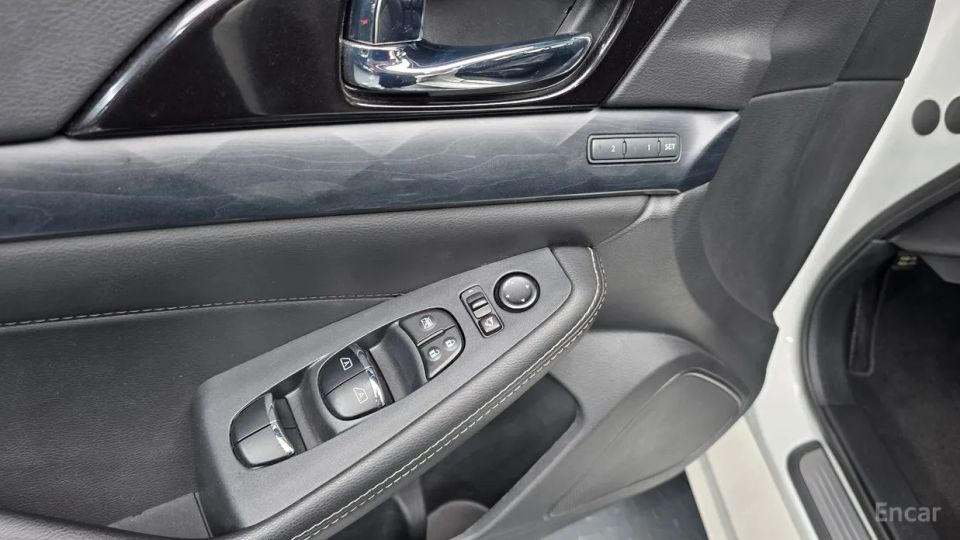 Nissan Maxima