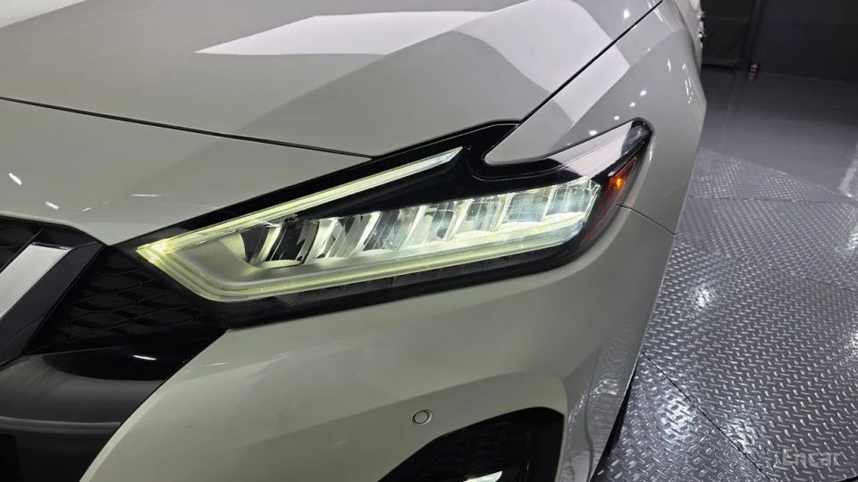 Nissan Maxima